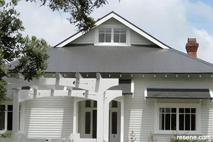 How to paint and coat roofs