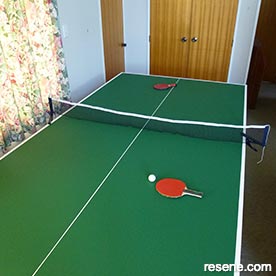Table tennis table