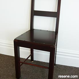 How to varnish a chair