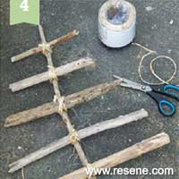 Step 4 how to make a beach-style christmas tree table decoration
