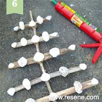 Step 2 how to make a beach-style christmas tree table decoration