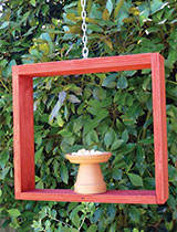 Make and paint a mini bird feeder