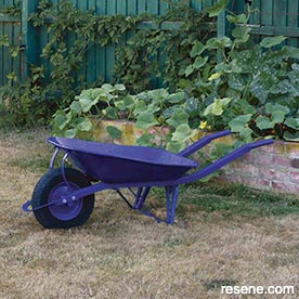 Upcycle a wheelbarrow