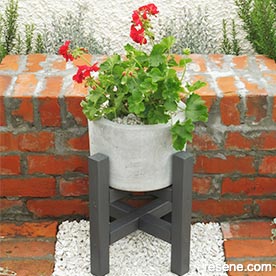 Make a planter pot and stand