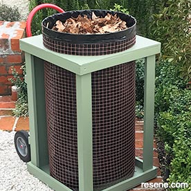 Build a portable leaf bin