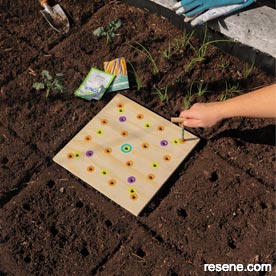 Square foot garden spacing guide 