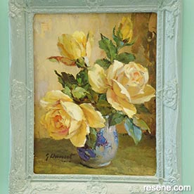 Create a retro picture frame