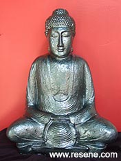 Create a metallic cracke finish on a statue