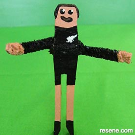 Make a rugby star with a wooden peg