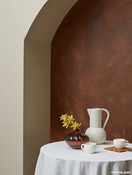 Dress up walls with a special paint effect