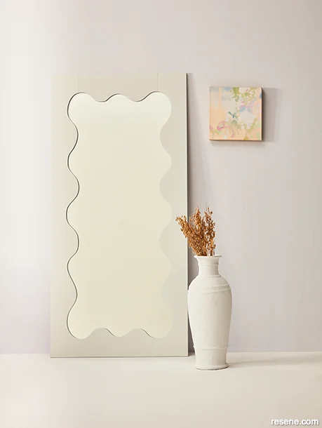 A neutral interior with neutral accessories