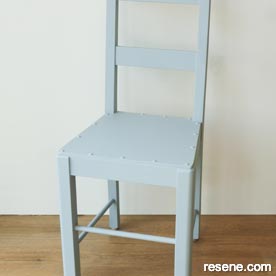 Paint a chalk colour chair