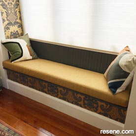 Window seat 