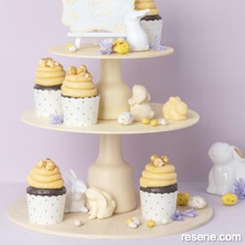 Make a cake stand