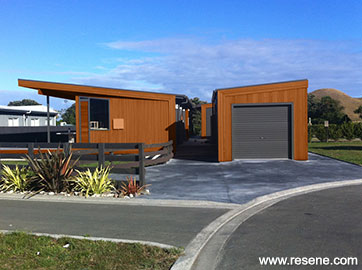 Horizontal weatherboards in browns