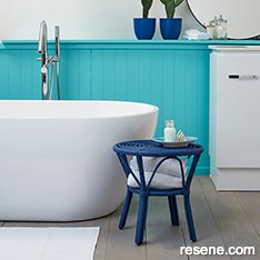 Aqua splashes in