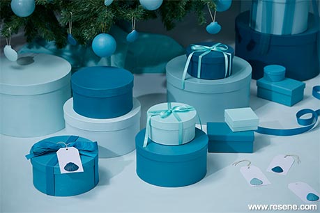 Christmas seashell gift tags and gift boxes