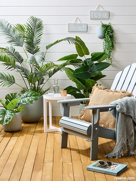 A Cape Cod style outdoor area - coastal chic