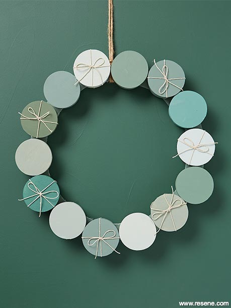 Round box Christmas wreath