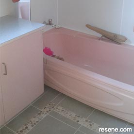 Retro 1970's bathroom