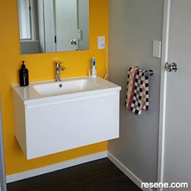 Mid-century bathroom