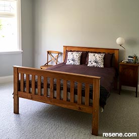 Neutral guest room