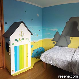 Beach room - painted mural