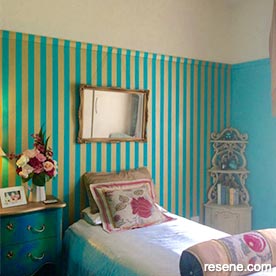 Teeage girls bedroom