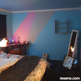 Teenage girl's room