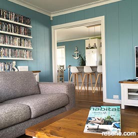 Lounge in Resene Moby