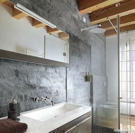 How to create a stylish and practical bathroom