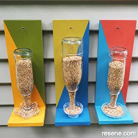 Bird feeder