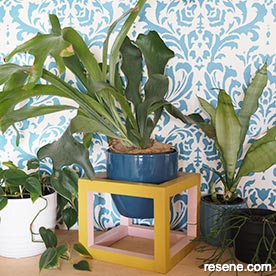 Cube plant stand