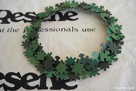 Jigsaw Christmas wreath -  Step 3