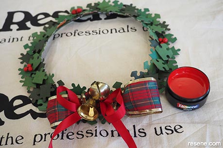 Jigsaw Christmas wreath -  Step 4
