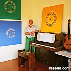 Colourful people – Michael Smither, artist