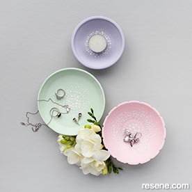 Paint bowls with a mandela pattern