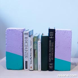 Sturdy bookends
