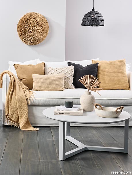 Decorating an unusually shaped lounge