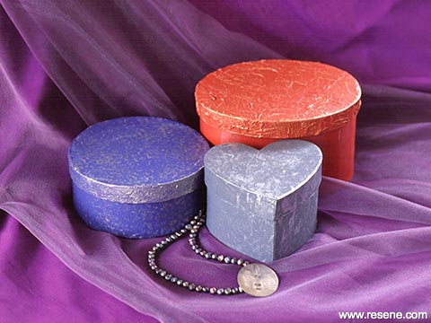 Papier mache boxes to try out your gold effects