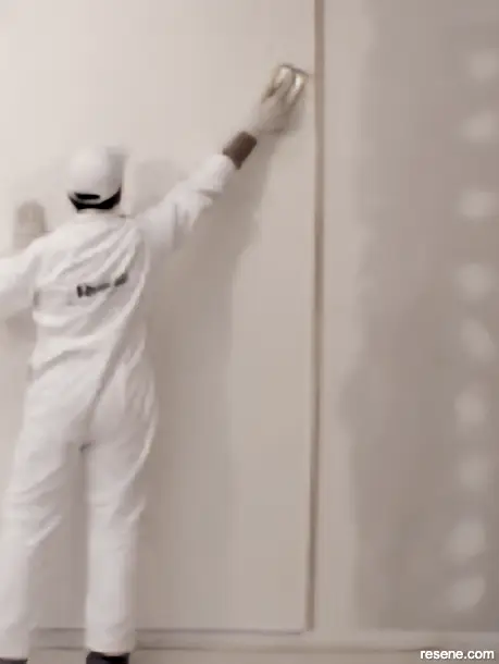 Prepping and sealing plasterboard with Resene Broadwall Surface Prep & Seal