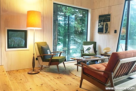 Bright bach lounge