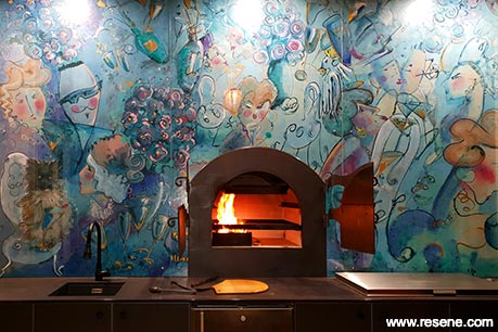 Outdoor pizza oven splashback