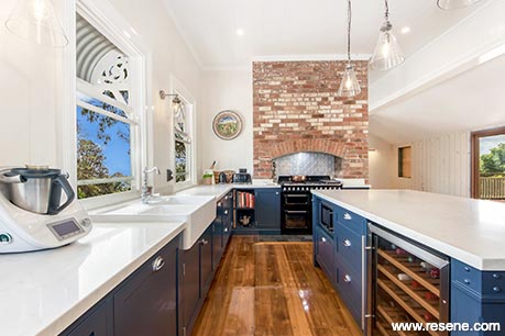 Brick kitchen splashback