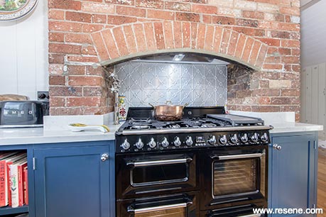 Modern brick kitchen splashback