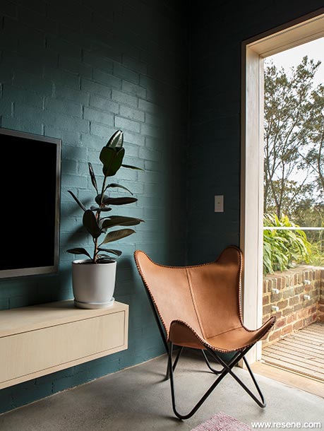 Dark green lounge