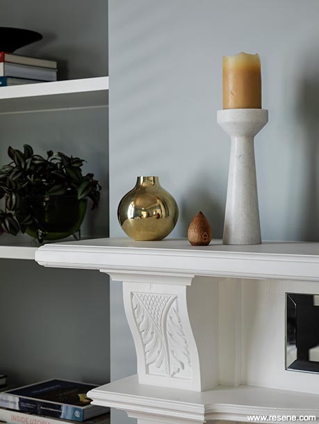 Fireplace mantle