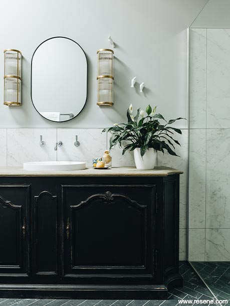 Modern blue/grey bathroom