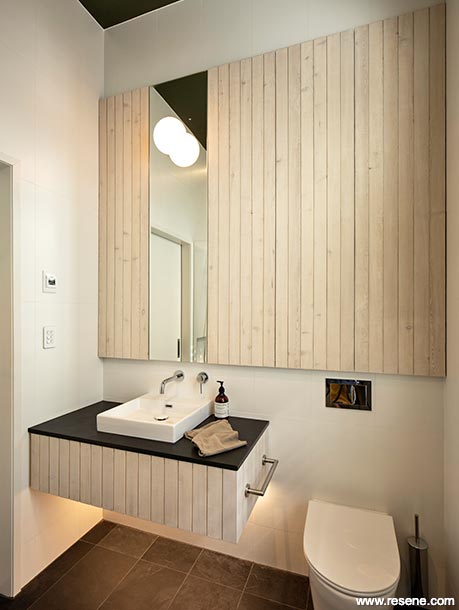 Light and elegant bathroom