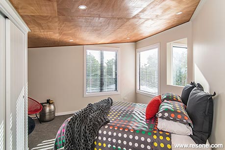 Neutral bedroom